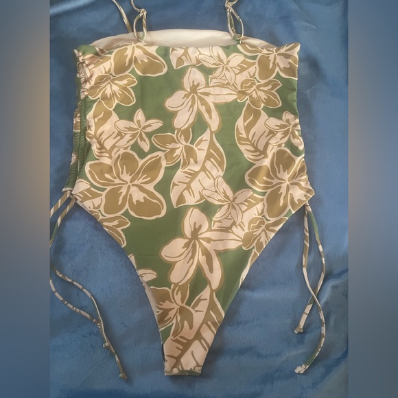 LEXBREEZY Hawaii Floral Green and Cream Kids One Piece Swimsuit - Picture 8 of 8